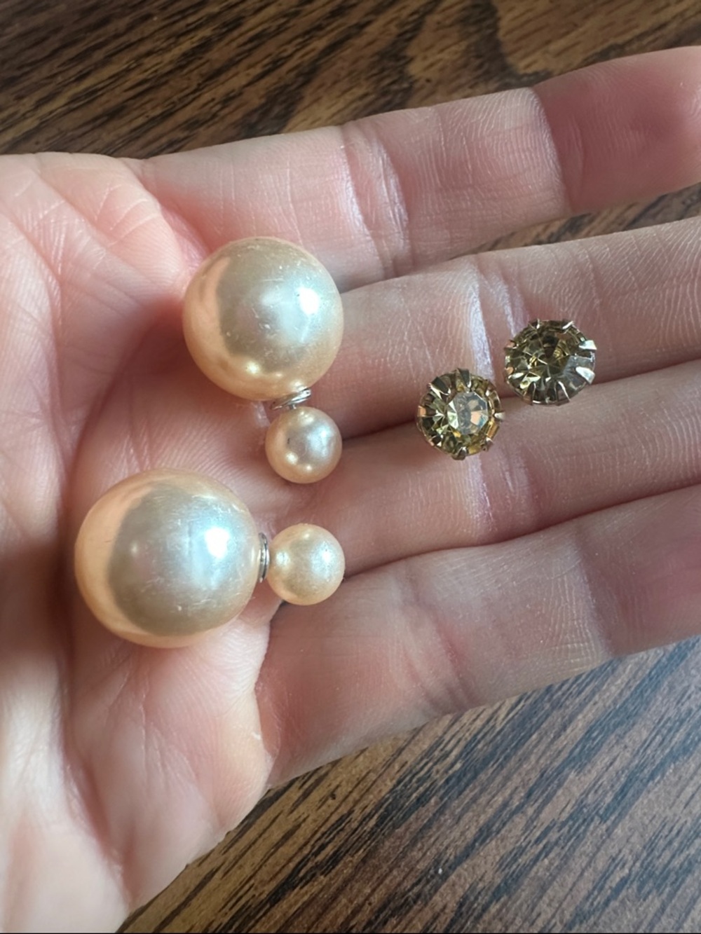 Pearl Studs with pearl and rhinestone backings ✨✨✨